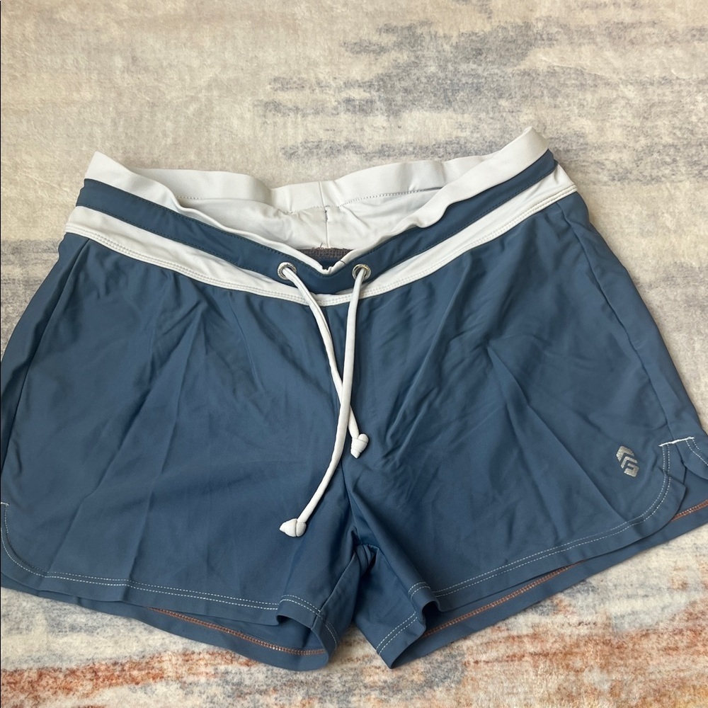 (063)Free Country Navy and White Shorts